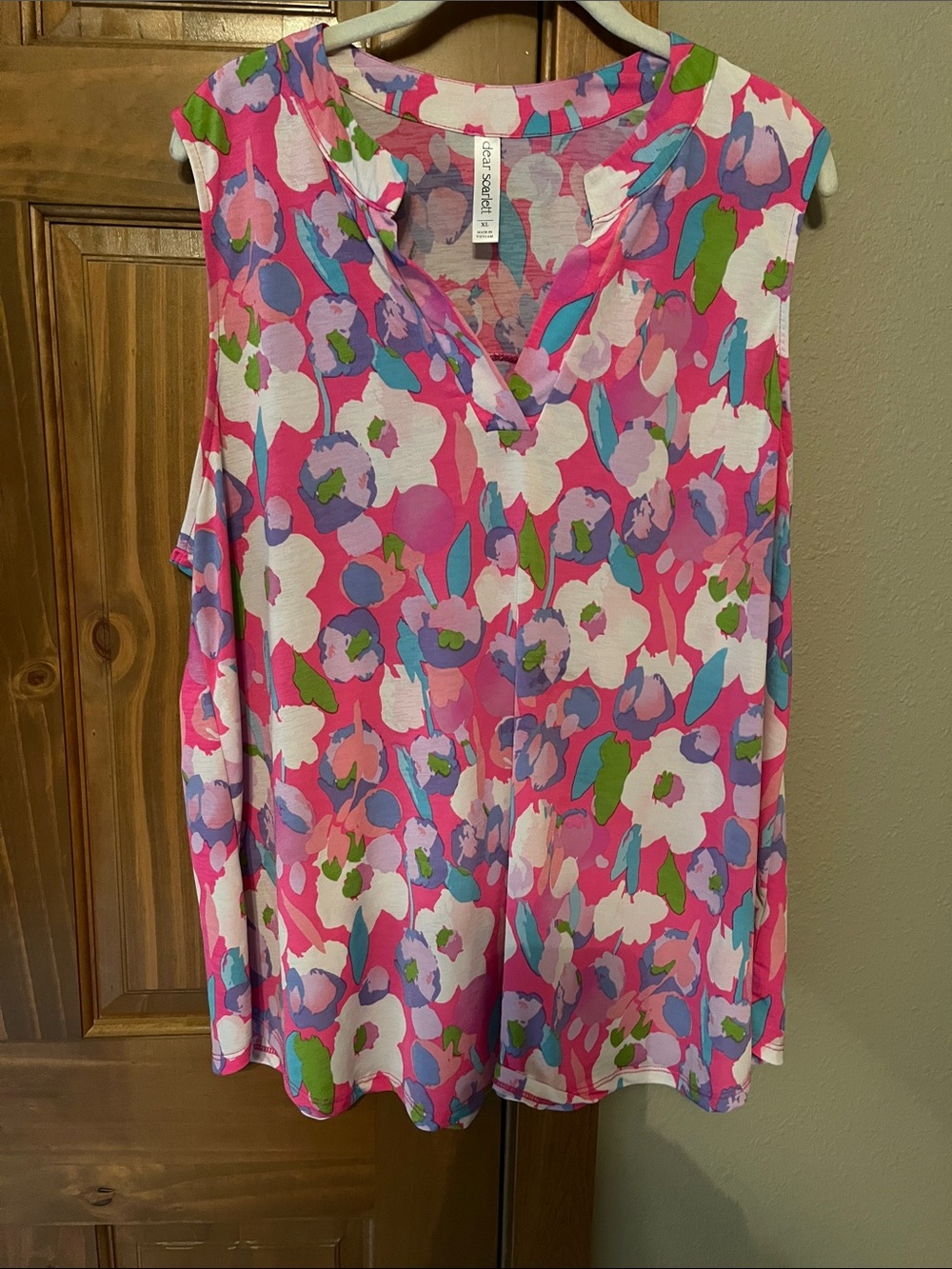 Dear Scarlett Pink Floral V-Neck Sleeveless Top